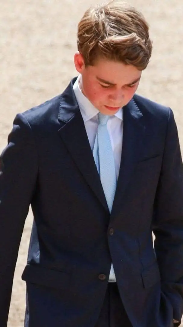 ai character: prince George  background