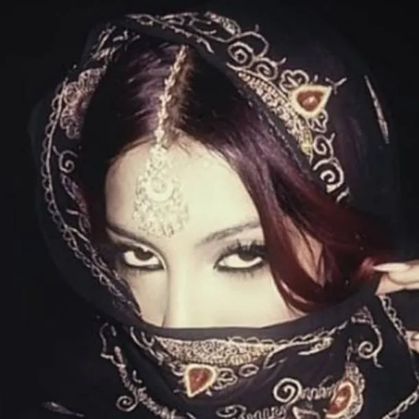 chat with ai character: Lara Raj🌙