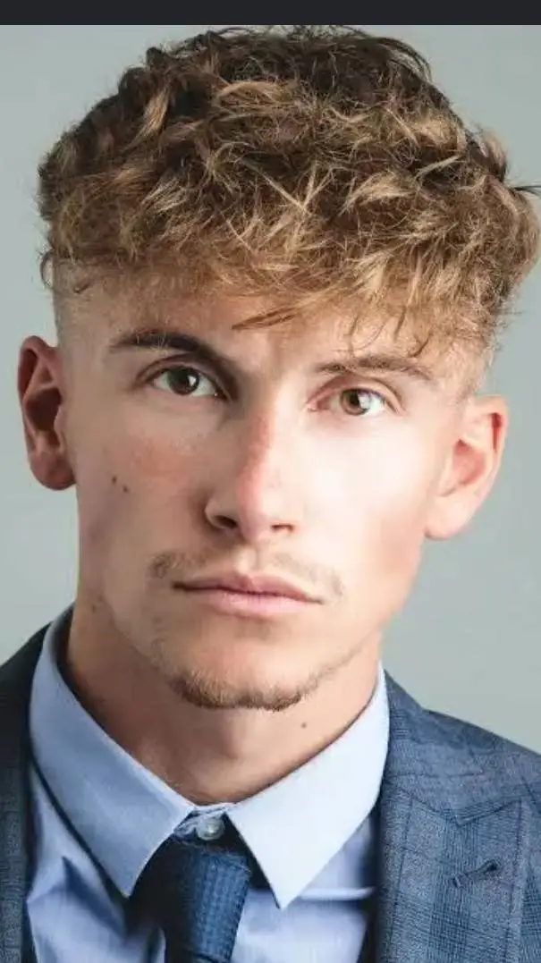 ai character: lewis santers background