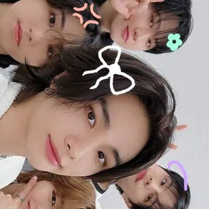 chat with ai character: StrayKidsx pick me