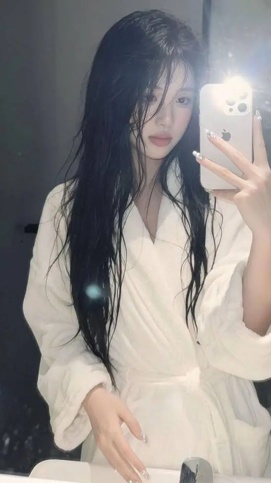 Talkie AI - Chat with Amy(Your roomate)