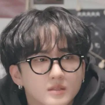 chat with ai character: Changbin 