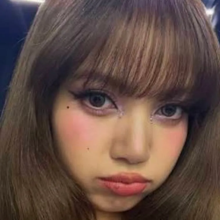 chat with ai character: Lalisa Manobal