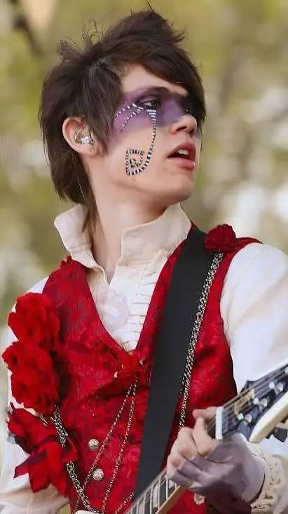 ai character: Ryan Ross 😛 background