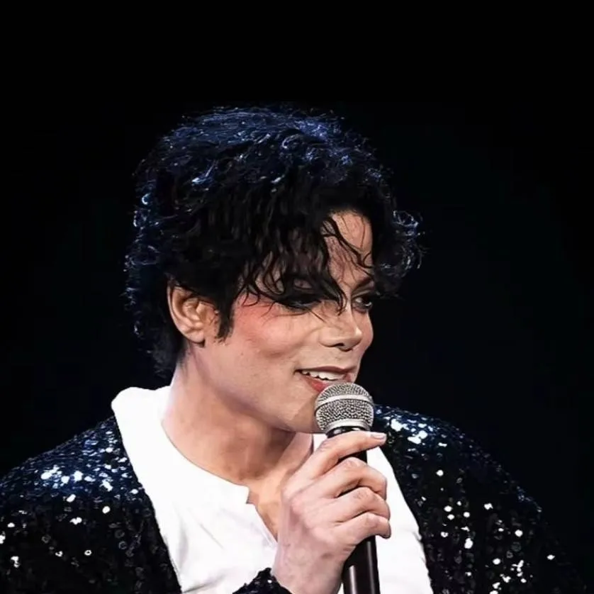 chat with ai character: MICHAEL JACKSON 