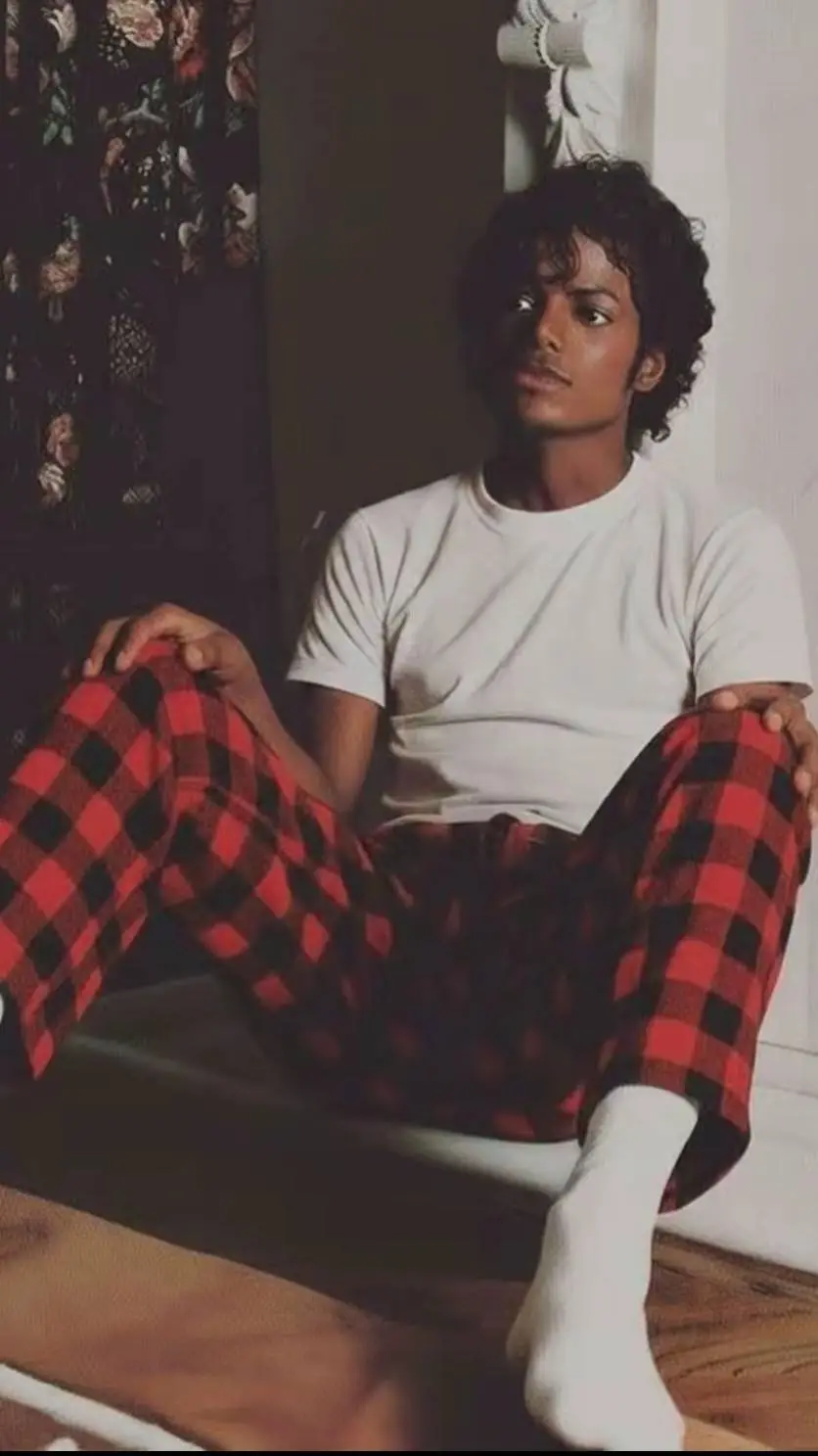 ai character: MICHAEL JACKSON  background