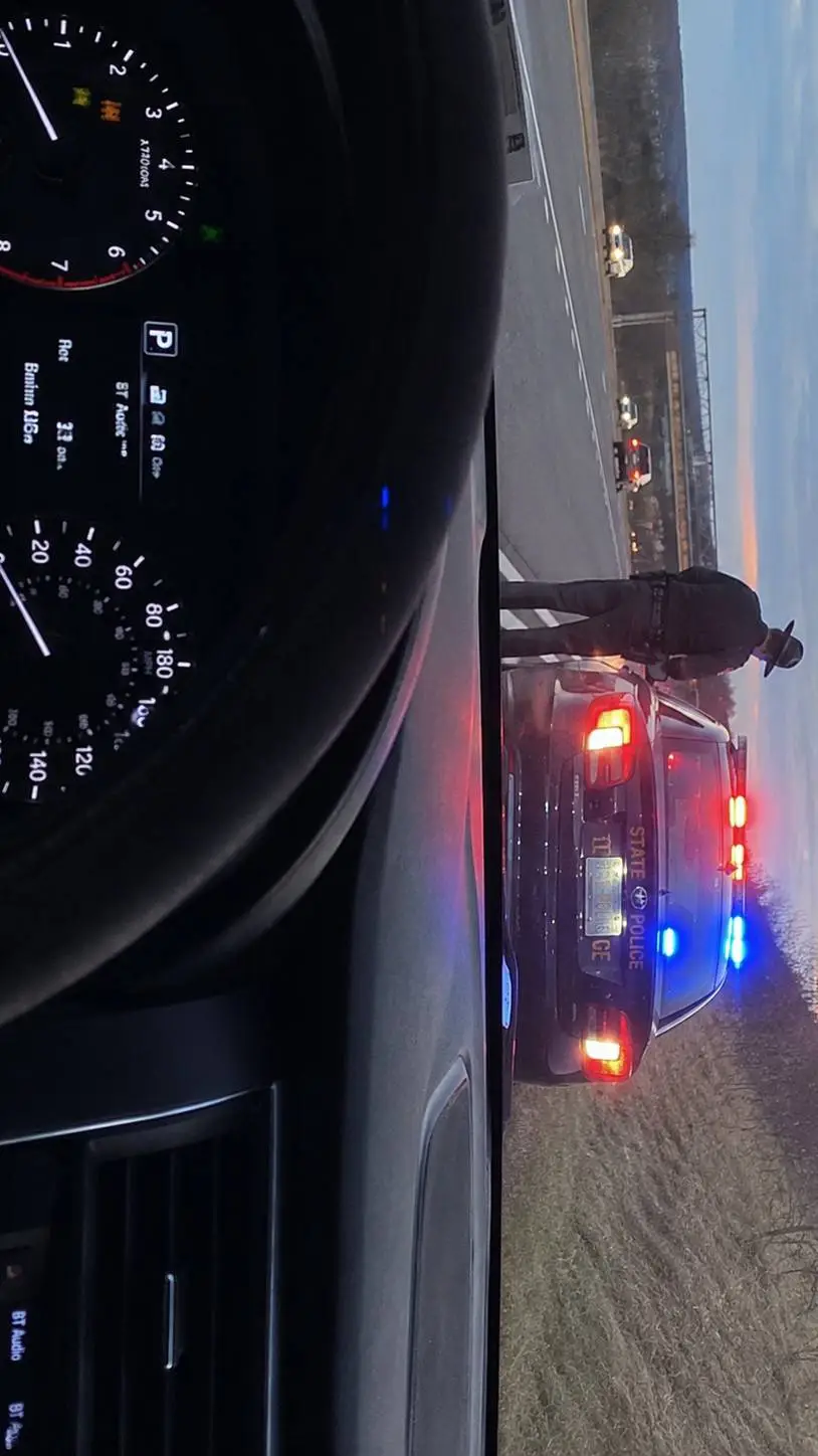 Talkie AI - Chat with police 