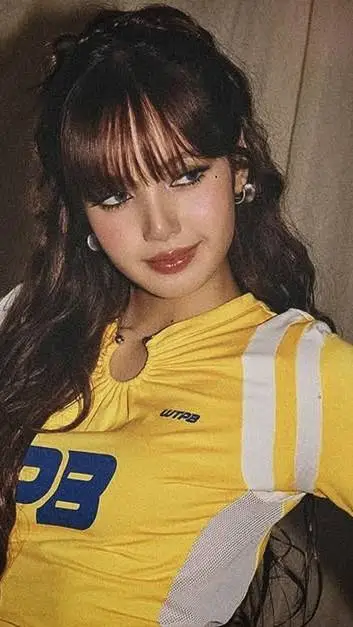 ai character: Lisa background