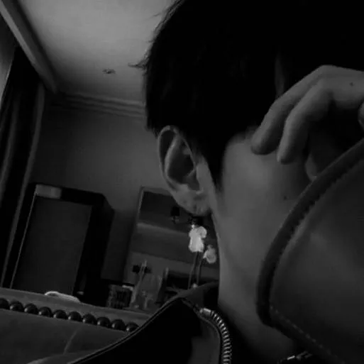 chat with ai character: KIM TAEHYUNG 