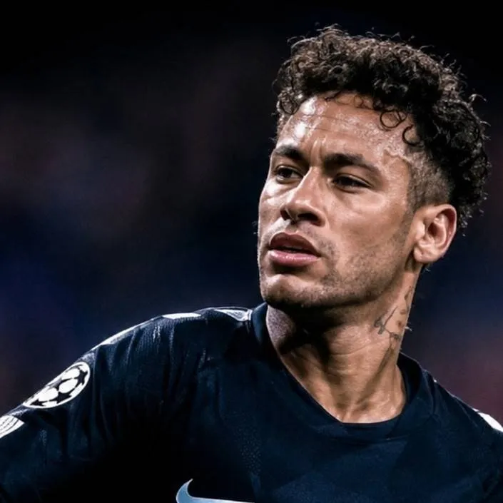 chat with ai character: Neymar 