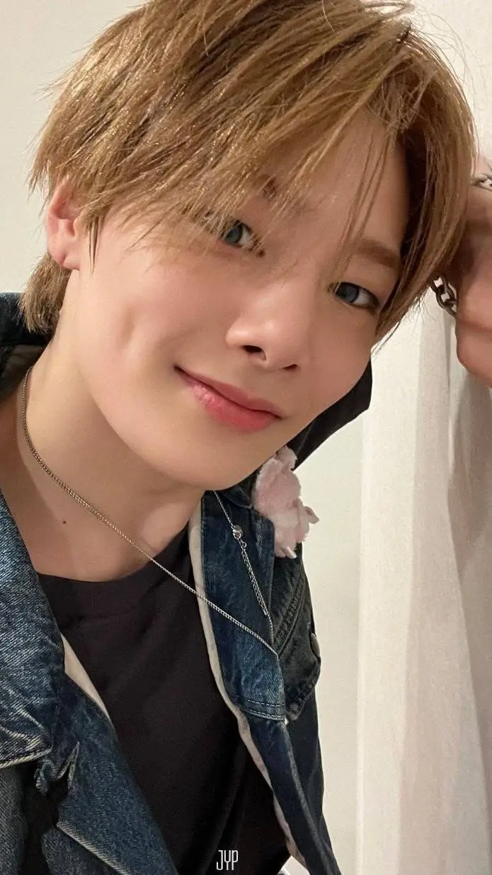 Talkie AI - Chat with Jeongin (I.N)