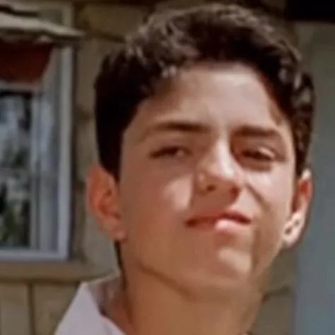 chat with ai character: Benny Rodriguez 