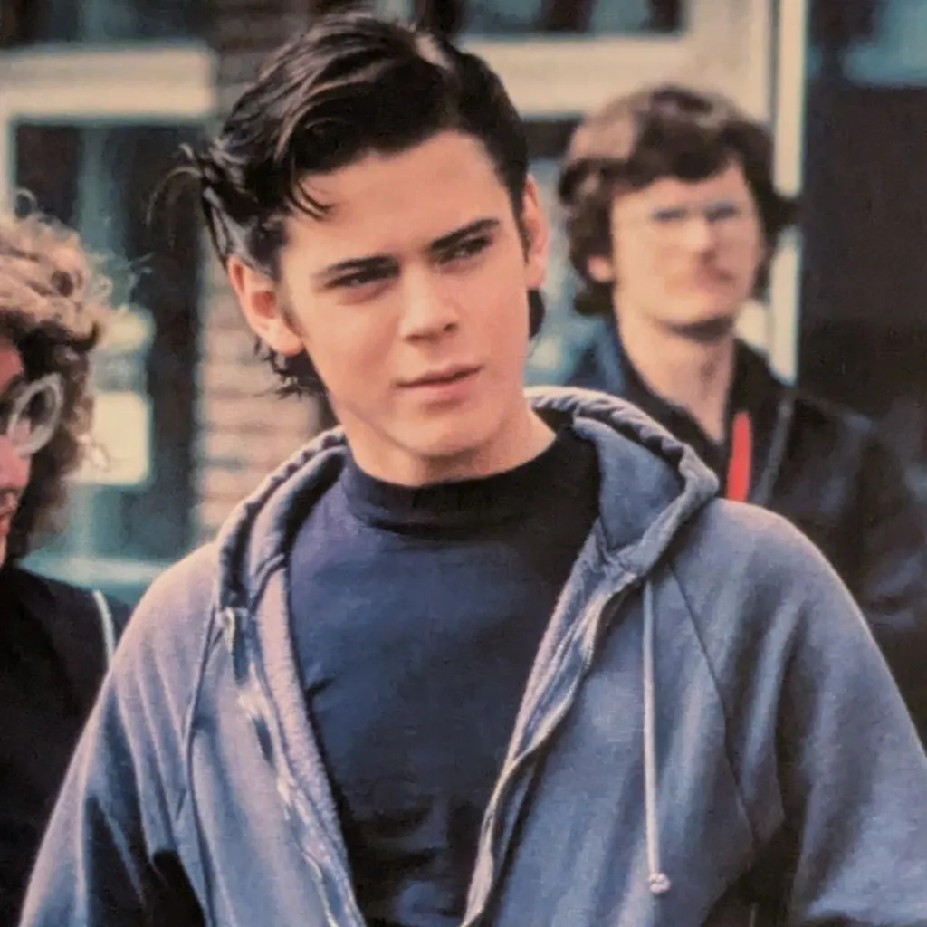 chat with ai character: Ponyboy Curtis