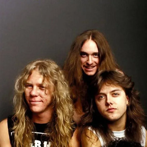 chat with ai character: Metallica 