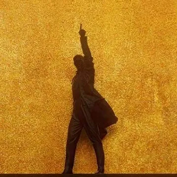 chat with ai character: tickle hamiltion