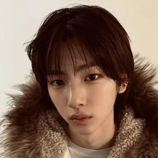 chat with ai character: Juhoon
