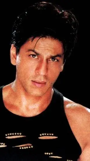 ai character: Rahul Kapoor background