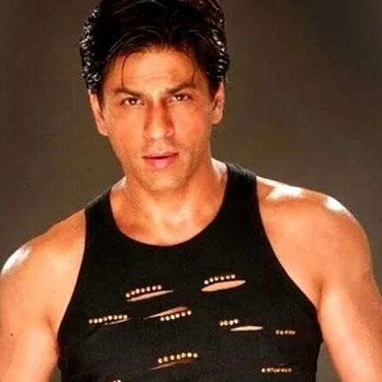 chat with ai character: 😘Rahul Raichand🫦