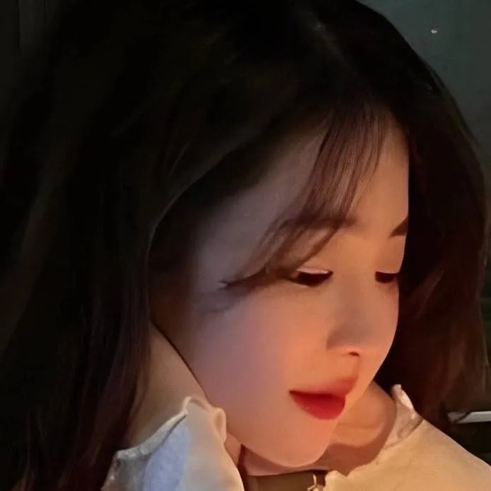 chat with ai character: Nancy 💓