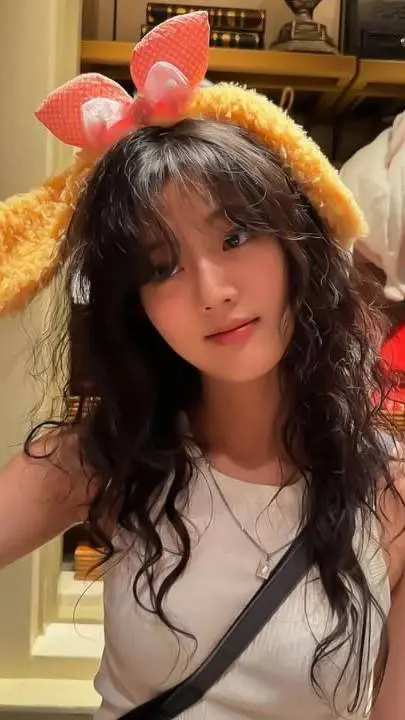 ai character: Shin Eun-soo background