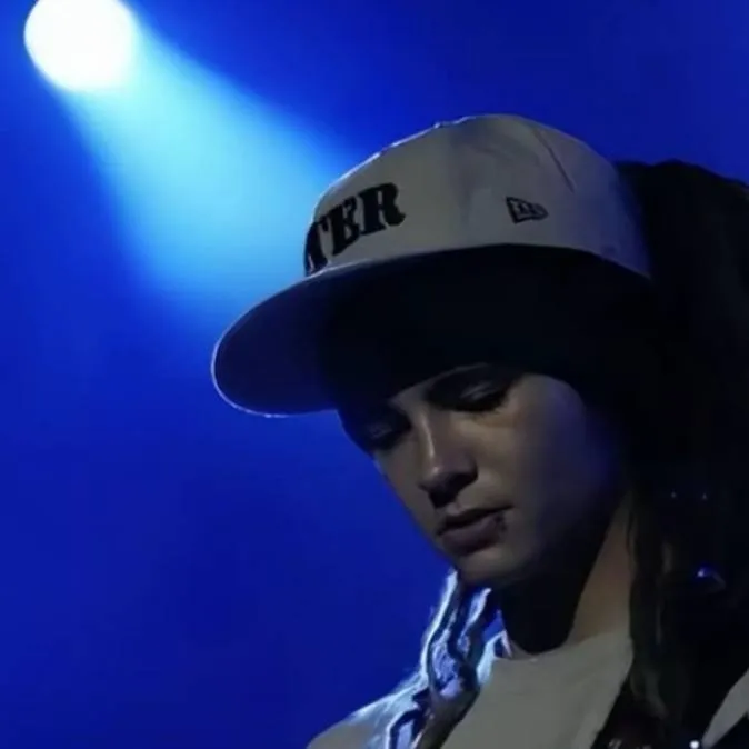 chat with ai character: Tom Kaulitz