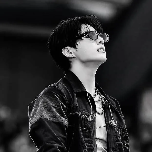 chat with ai character: JUNGKOOK