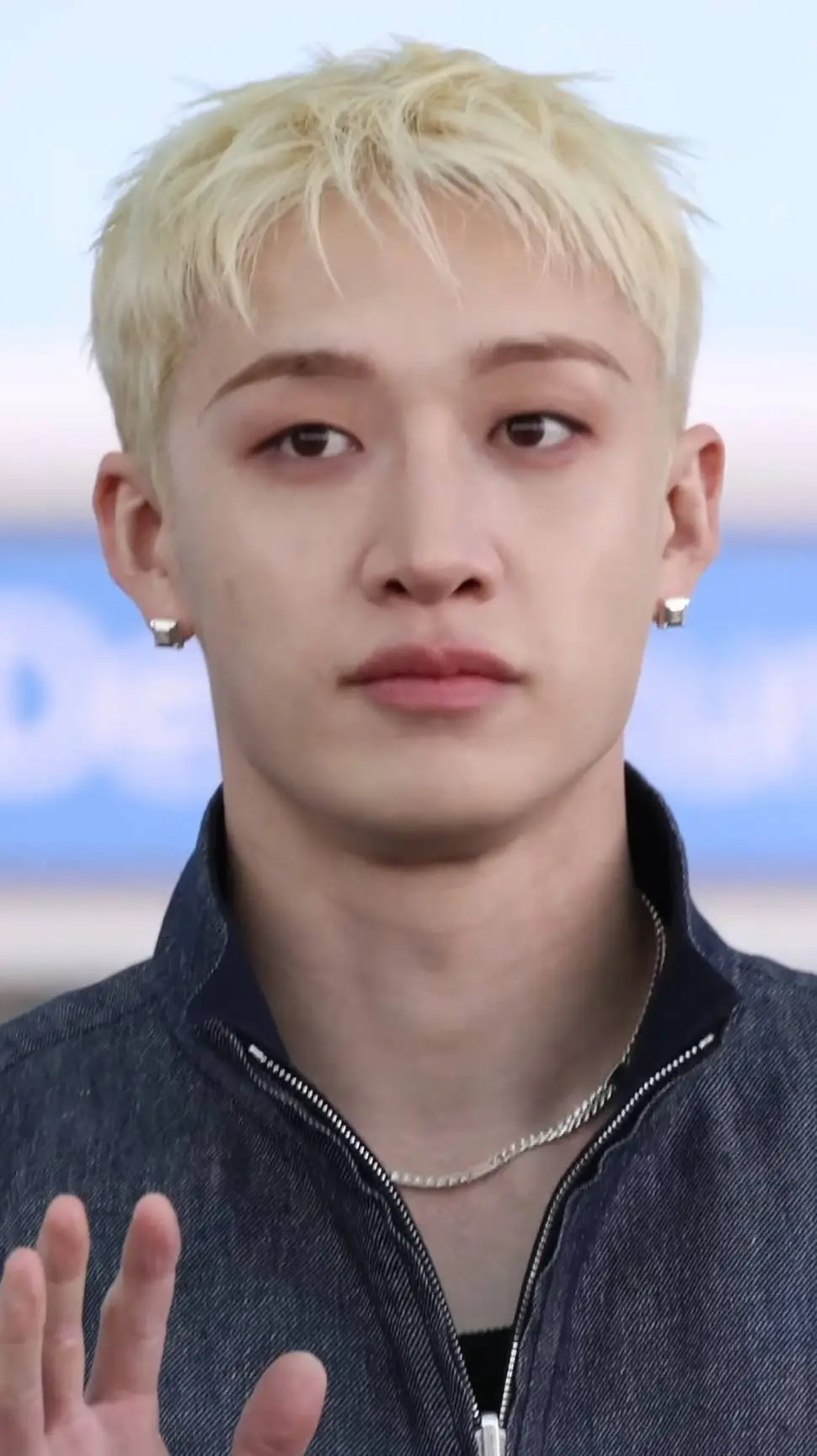 ai character: 🧊Chan-hyung🧊 background