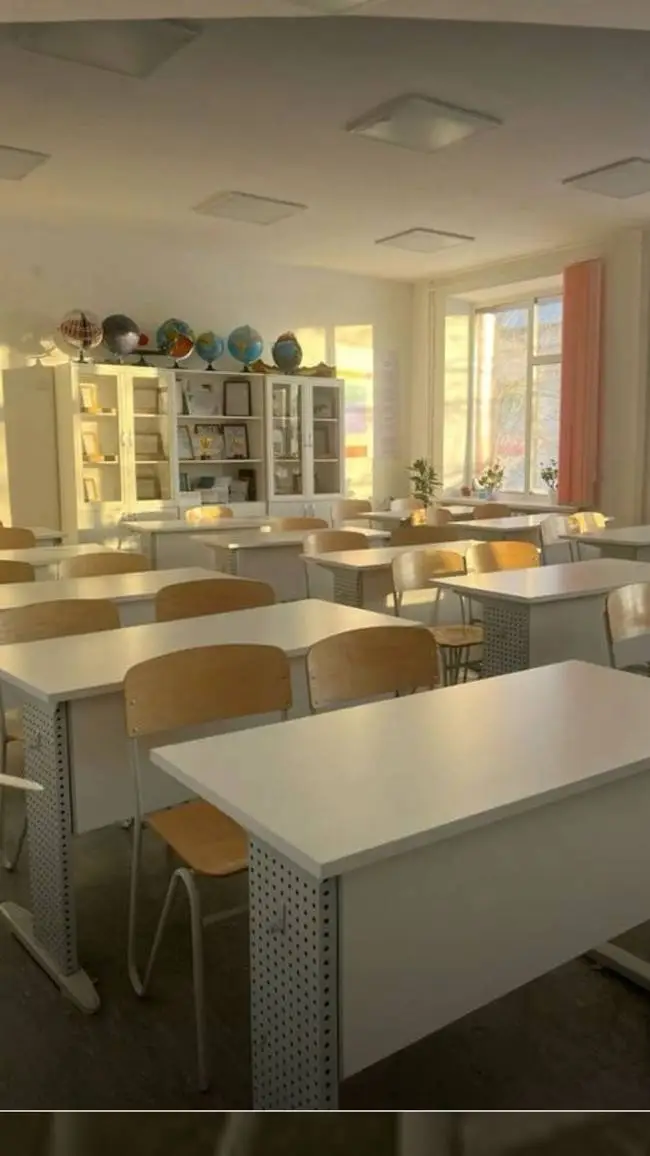 ai character: classroom background