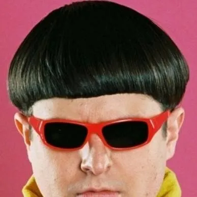 chat with ai character: oliver tree 