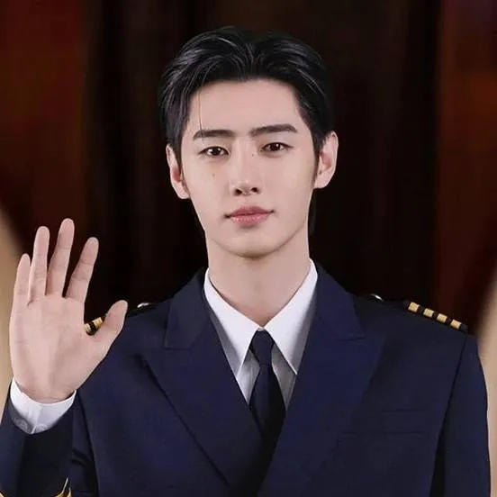 chat with ai character: Park Sunghoon 