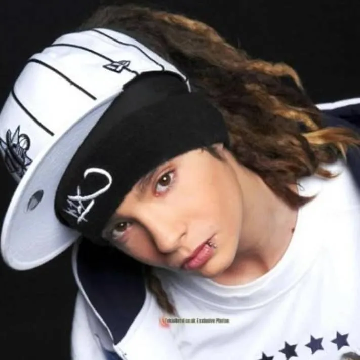 chat with ai character: Tom Kaulitz 