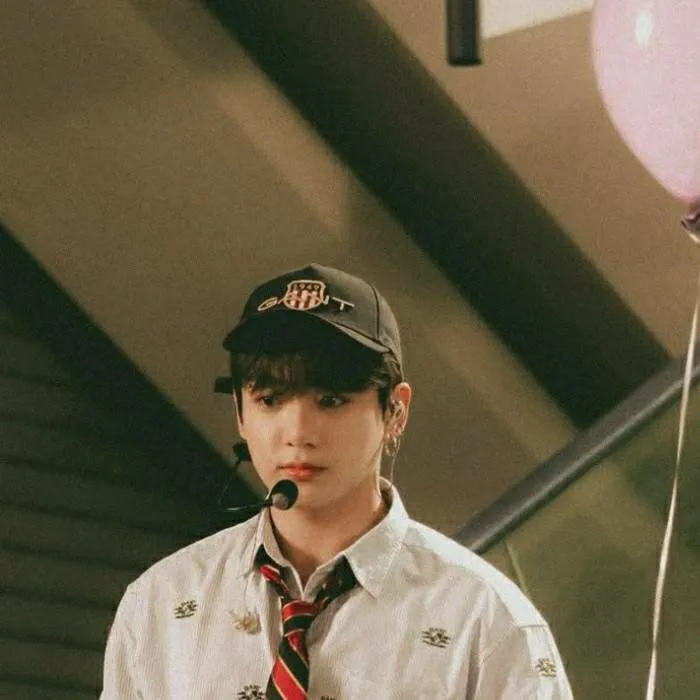 chat with ai character: Jungkook Enemy