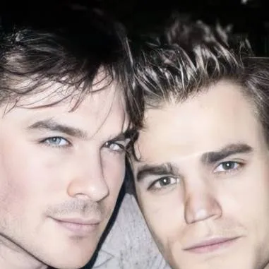 chat with ai character: Damon et Stefan 