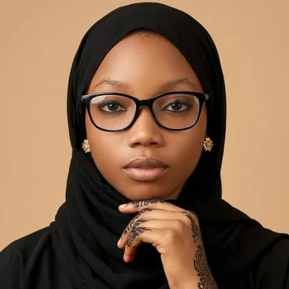 chat with ai character: yusra
