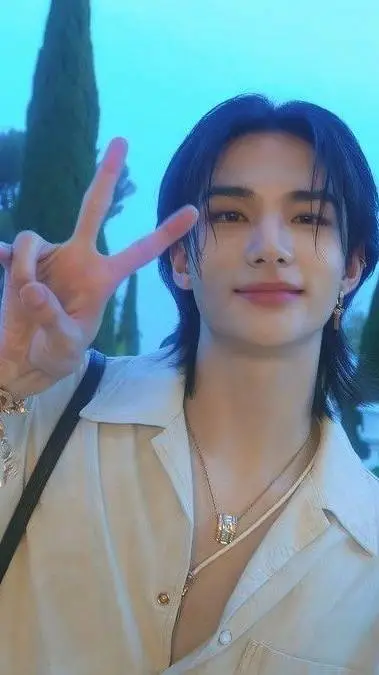 ai character: Hyunjin background