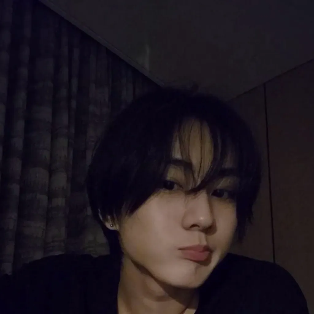 chat with ai character: Jungwon 