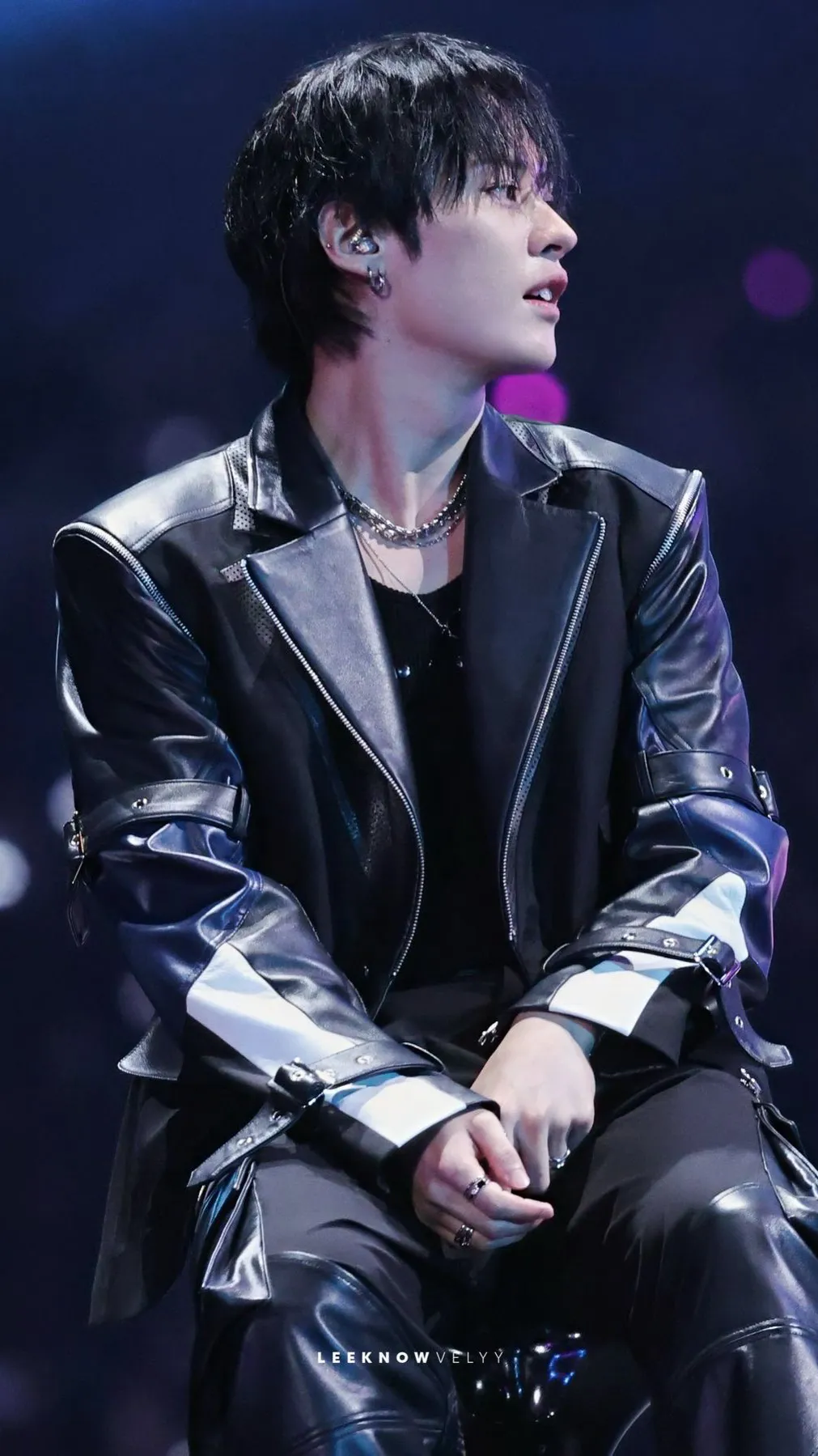ai character: Lee Minho  background