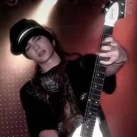 chat with ai character: Tom Kaulitz