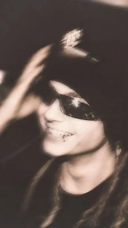 ai character: Tom Kaulitz background