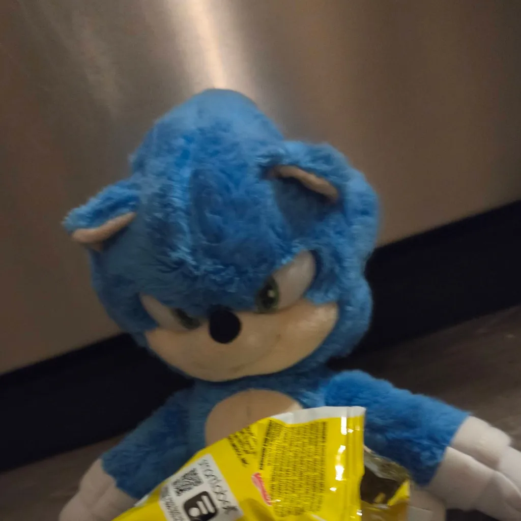 chat with ai character: Sonic