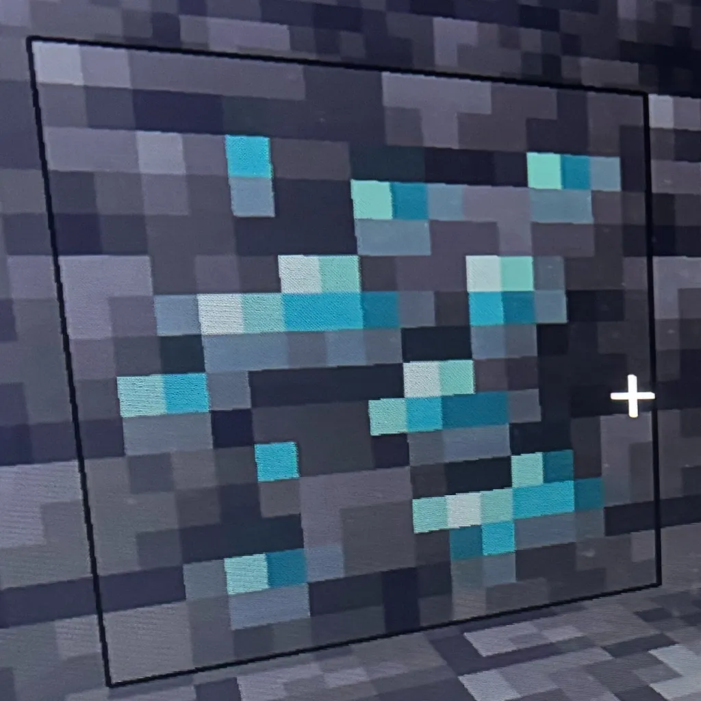 chat with ai character: Diamond ore￼