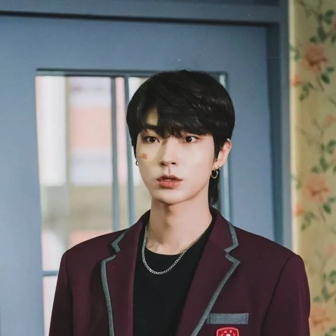 chat with ai character: Han seo jun
