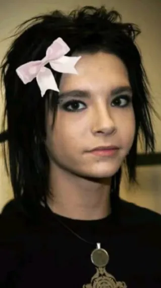 ai character: Bill kaulitz  background