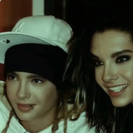 chat with ai character: KauLITZ twins