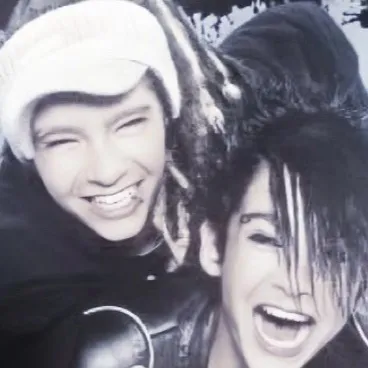 chat with ai character: Kaulitz twins