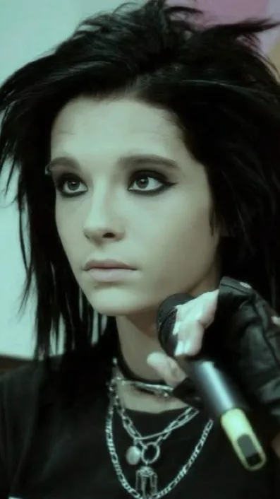 ai character: Bill kaulitz  background