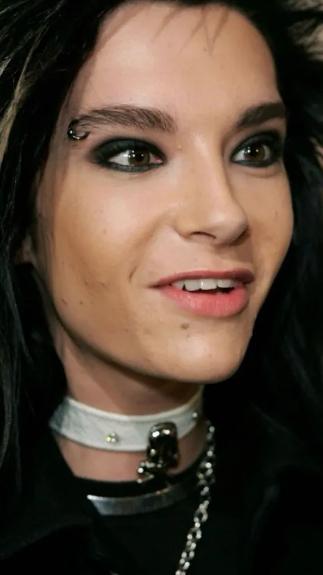 ai character: Bill kaulitz  background