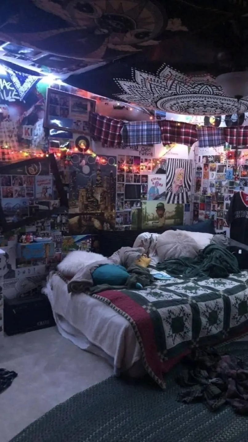 ai character: Grunge sleep-over! background