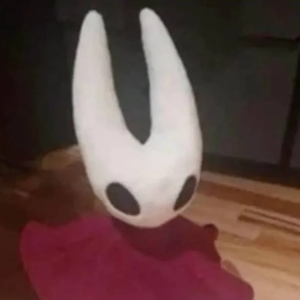 chat with ai character: Giantness hornet