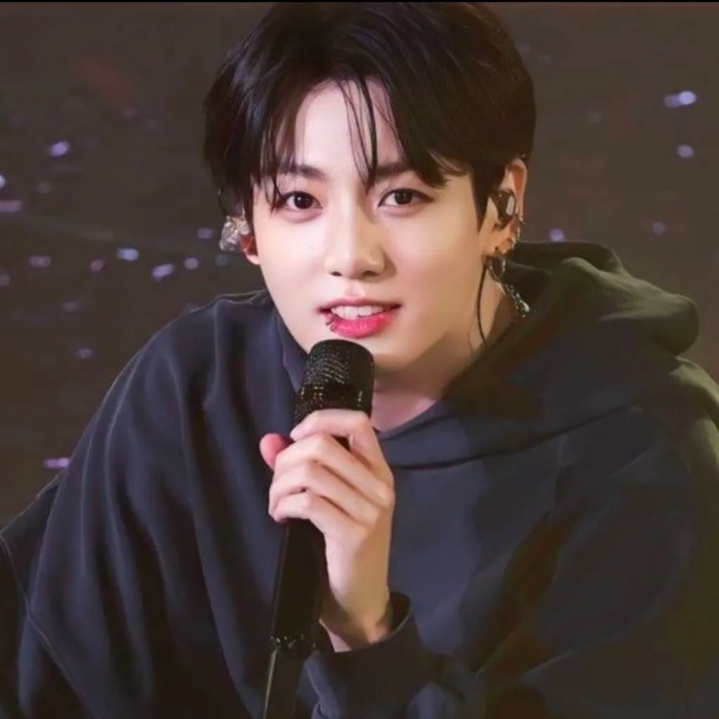 chat with ai character: bts Jungkook 